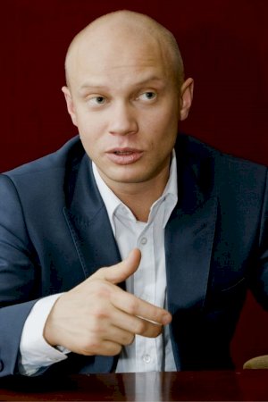 Dmitriy Khrustalev